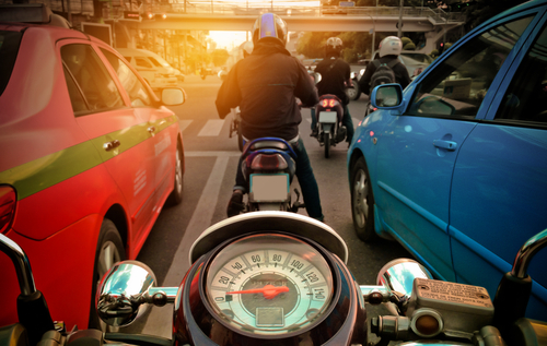 lane splitting with motorcycle