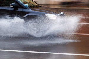 safely-driving-in-the-rain