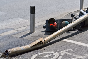 signal-pole-accident