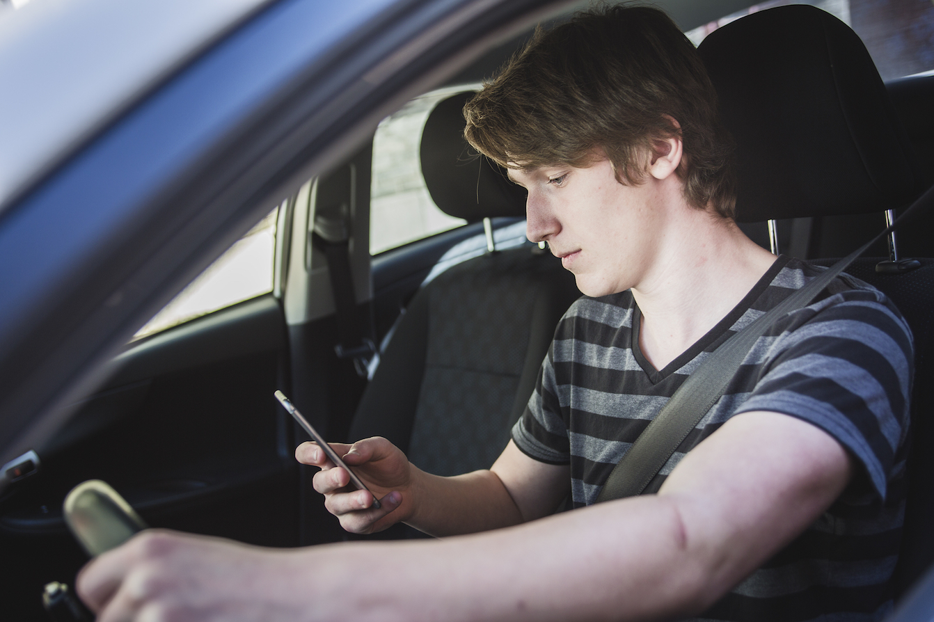 teen texting and driving